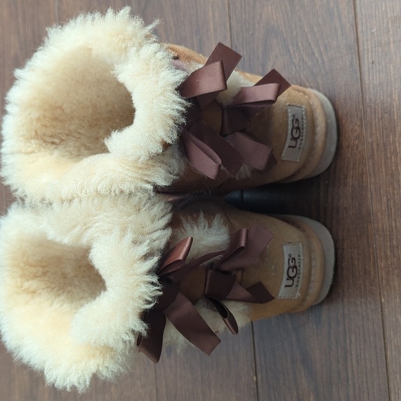 Ugg Bailey Bow Boots Womens Style : 1002954 - Picture 5 of 13